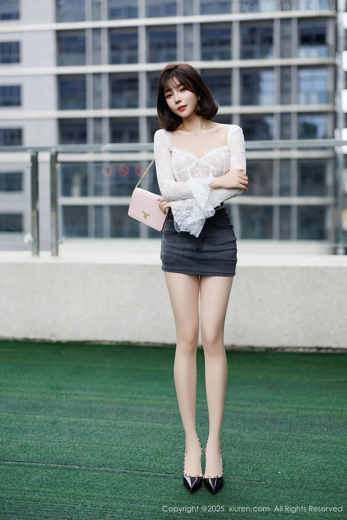 图片[4]-[XiuRen秀人网] VOL.10113 女神徐莉芝Booty白色上衣配肉丝袜+蓝色情趣内衣秀美腿诱惑写真83P-秀人网官方网站